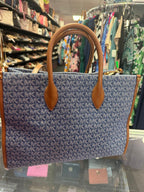 Michael Kors MK Signature Tote bag