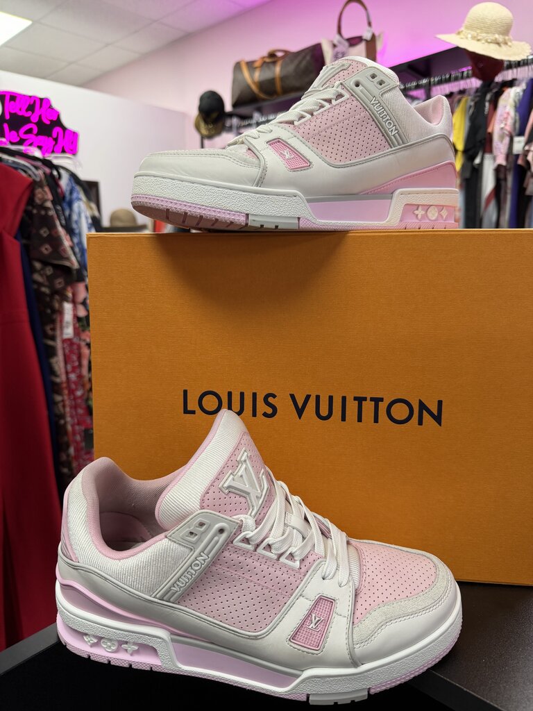 9/39.5 Louis Vuitton Calfskin Monogram LV Trainer