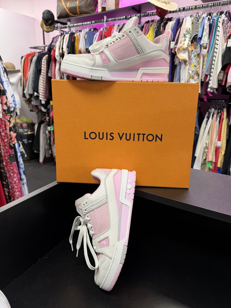 9/39.5 Louis Vuitton Calfskin Monogram LV Trainer