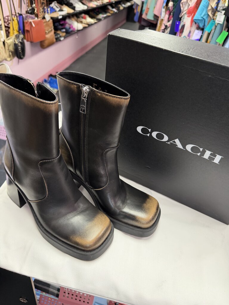 6.5 Coach Loved Leather Scuplt C Bootie Fits Like 7