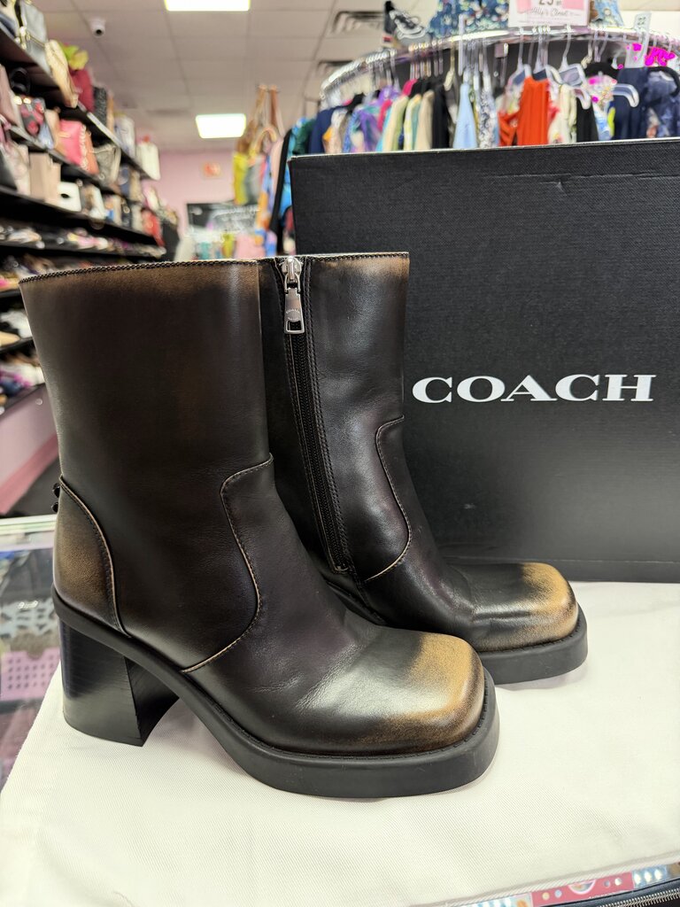 6.5 Coach Loved Leather Scuplt C Bootie Fits Like 7