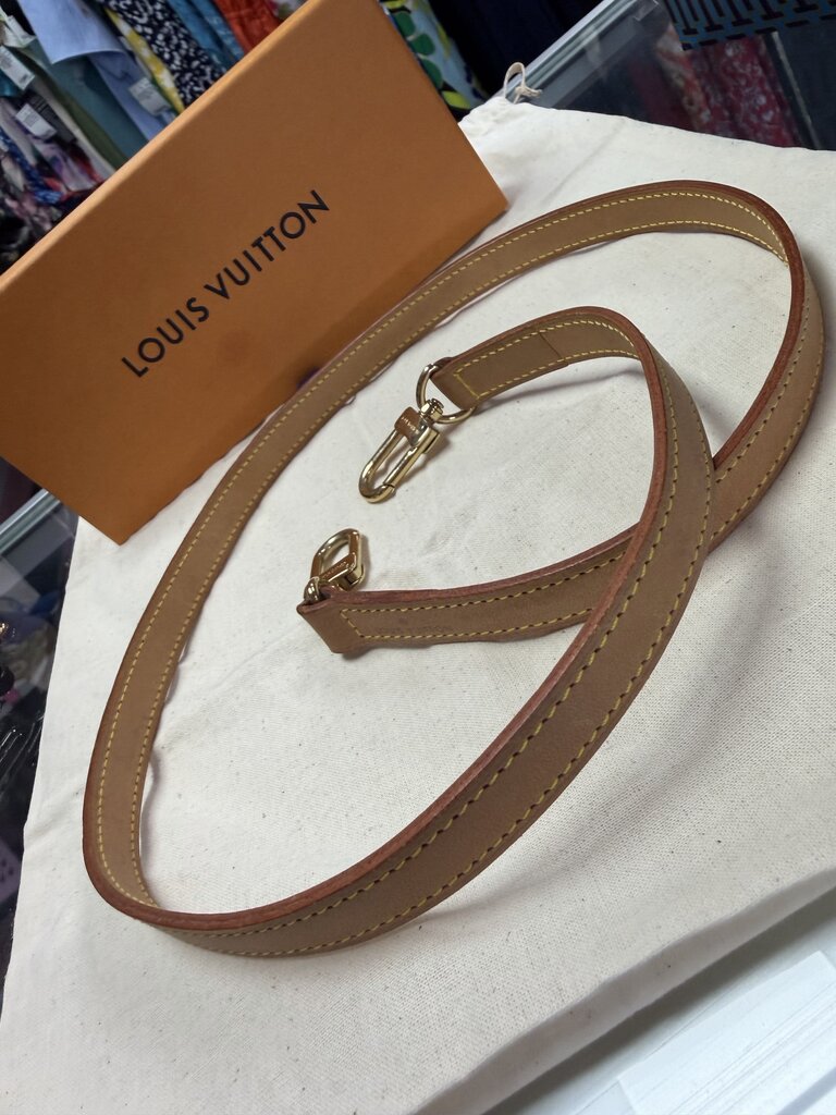 Louis Vuitton Vachette Strap