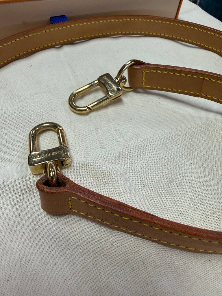 Louis Vuitton Vachette Strap