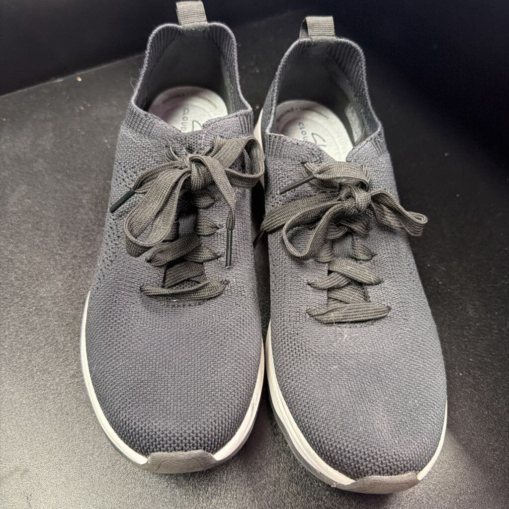 9 Clark's Cloudsteppers Lace Circuit Sneakers
