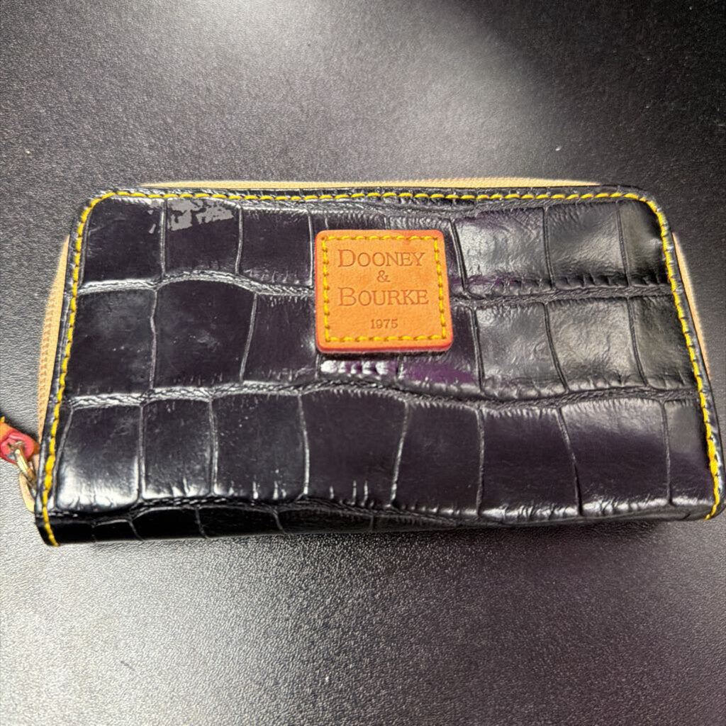 Dooney & Bourke Croco Embossed Wallet 2 Pockets