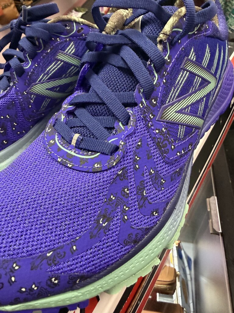 7.5 New Balance Limited Edition NIB runDisney Haunted Mansion