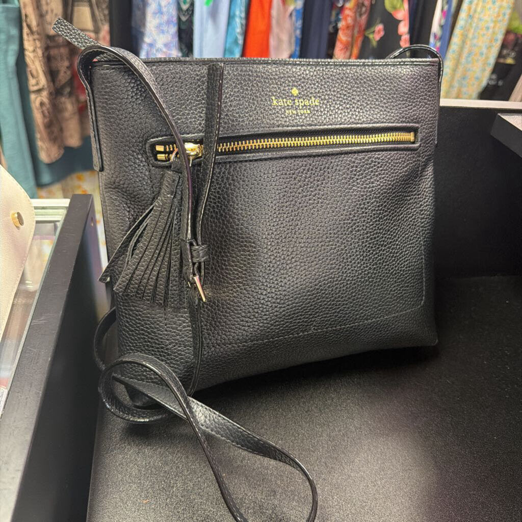 Kate Spade Chester Street Dessi Crossbody Pebbled Leather Zip Front pocket