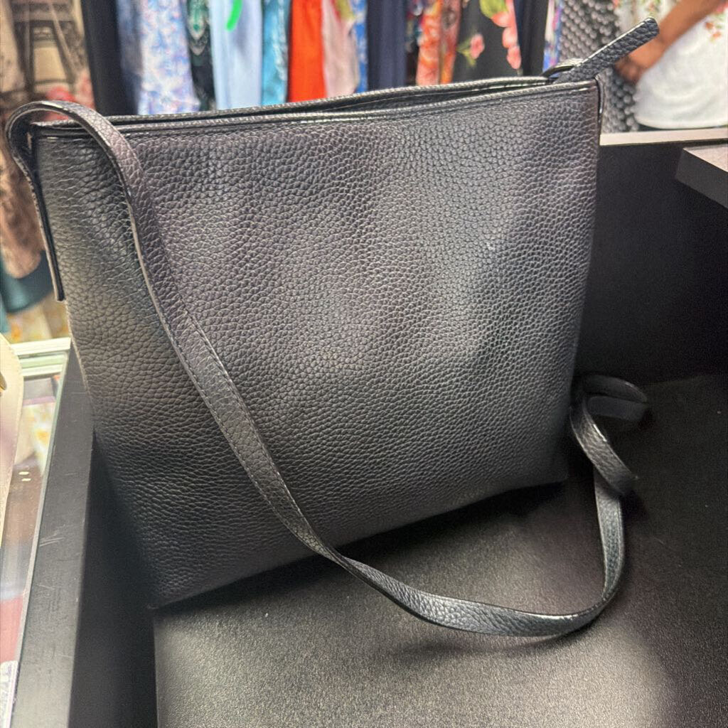 Kate Spade Chester Street Dessi Crossbody Pebbled Leather Zip Front pocket