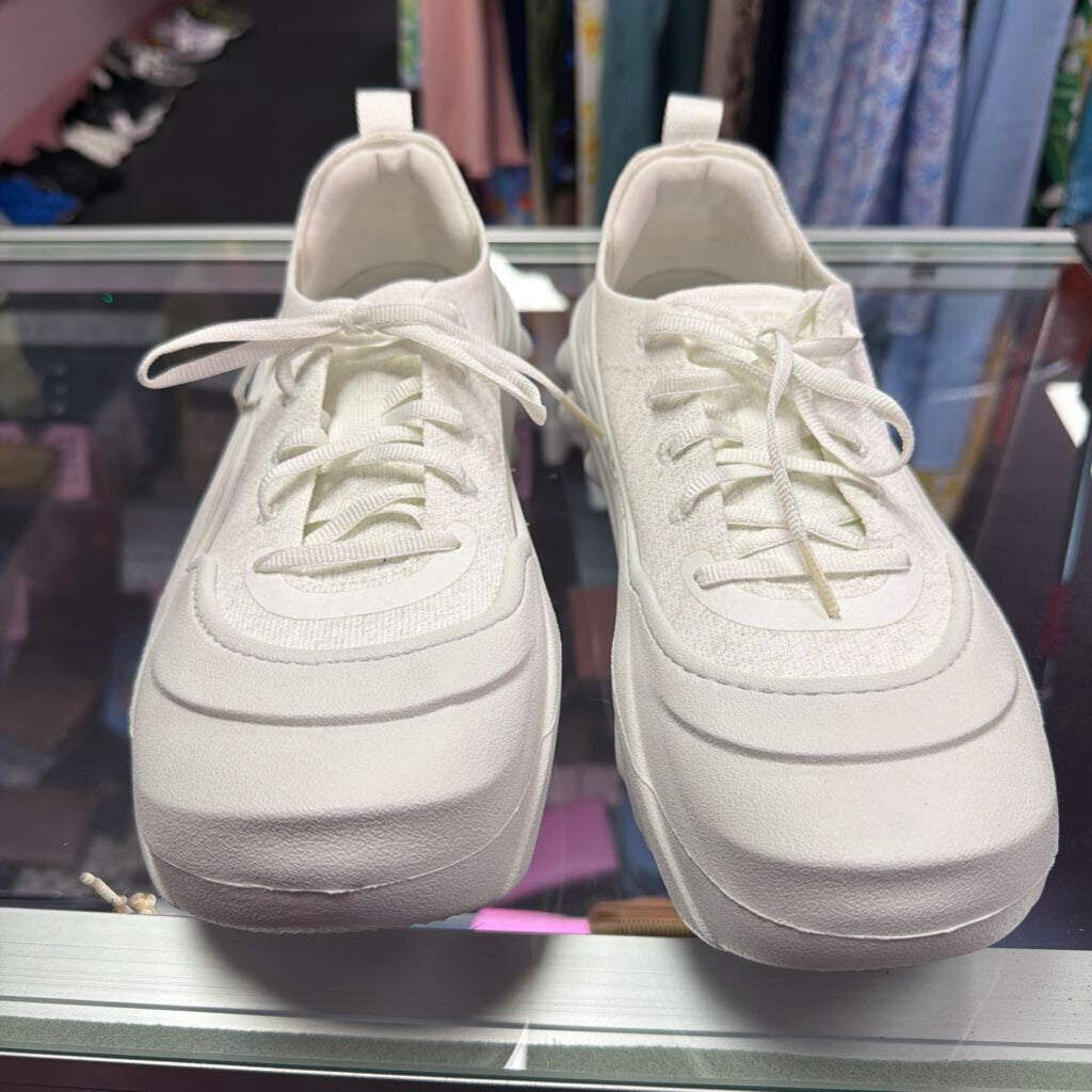 10W/8M Crocos Echo Surge Sneaker