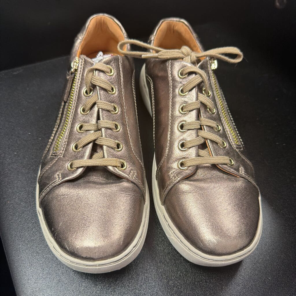 9 Clarks Nalle LAce Up Metallic Leather Finish Side Zip Sneaker