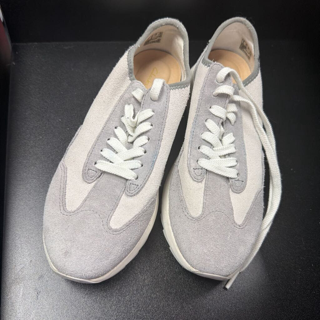 8.5 Clarks Suede Sneakers