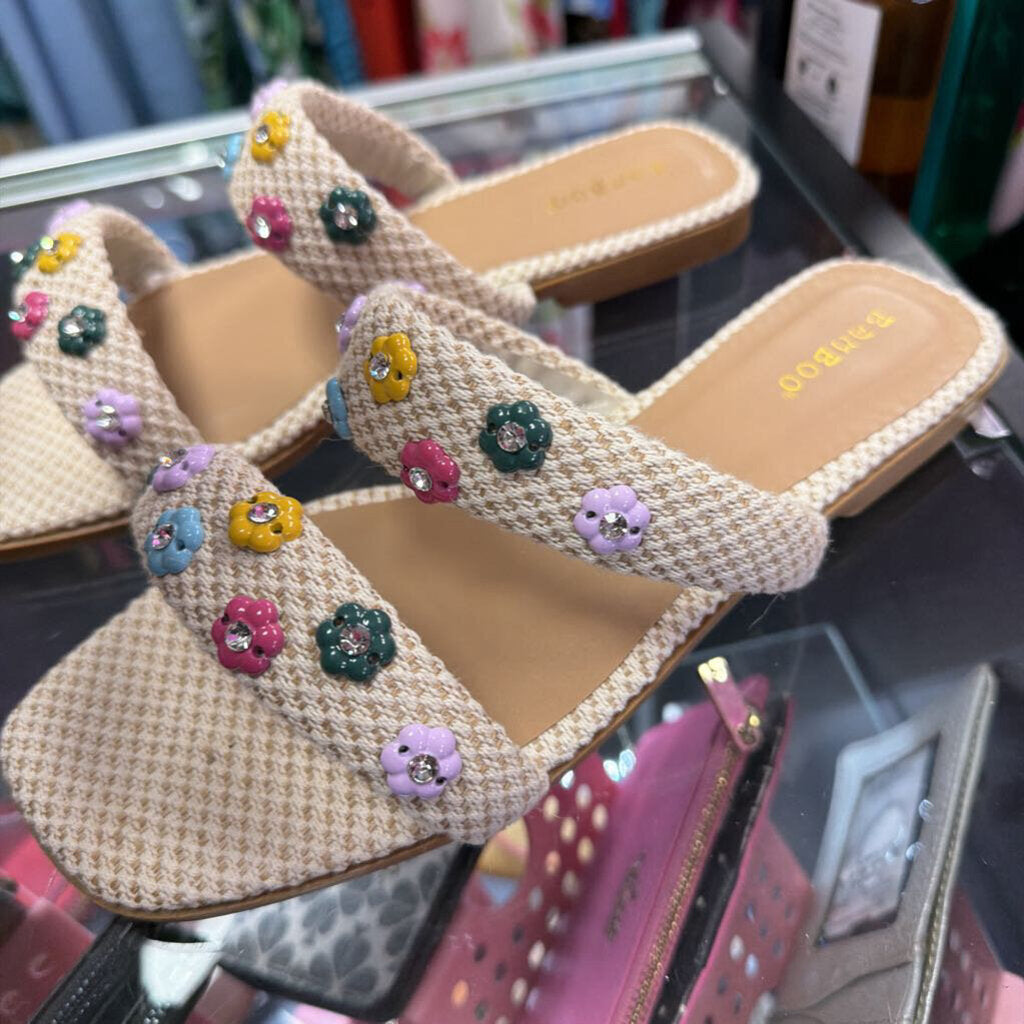 8/38 Bamboo Enamel Floral Rhinestone Dbl Band Raffia-Style Textured Sandal