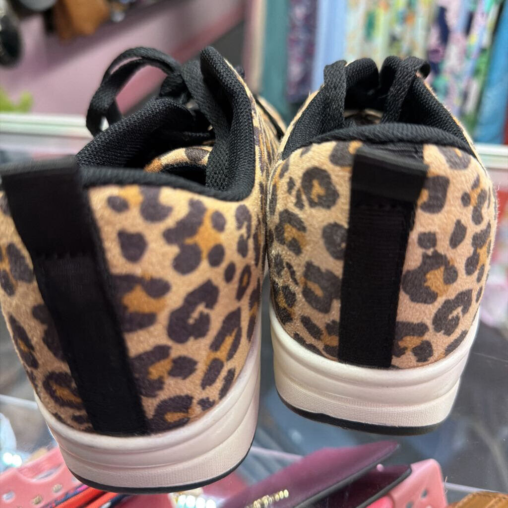 8.5/39 Ruideng Lace Up Animal Print Sneaker