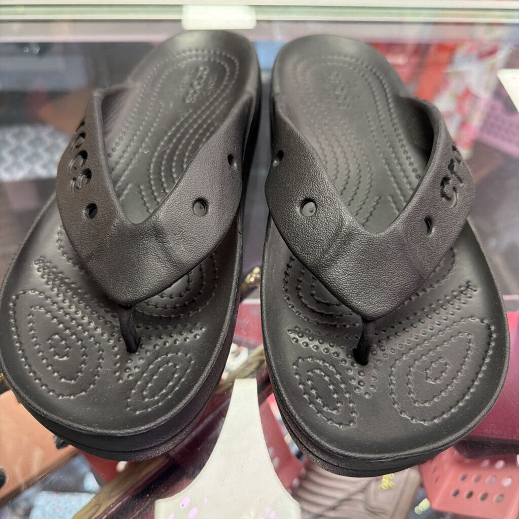 7 Crocs Baya II Thong Sandal EVA