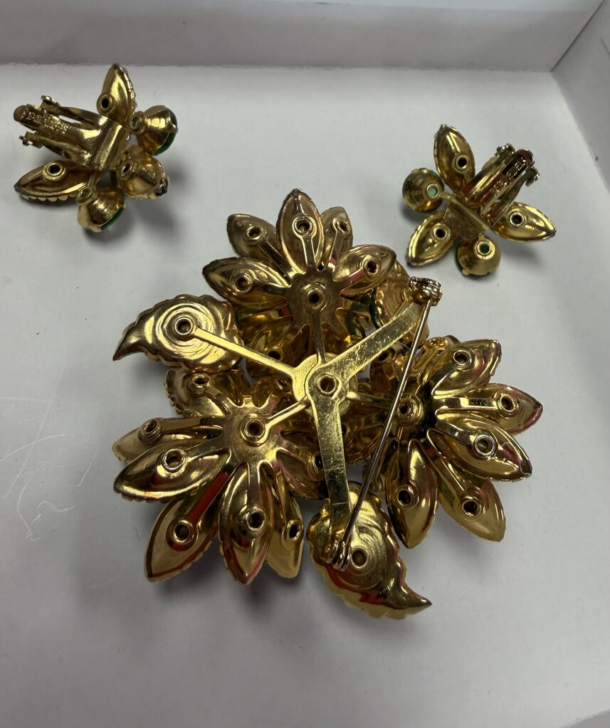 Beau Jewels Vintage Set Green Rhinestone Floral Clip On Earrings & Brooch