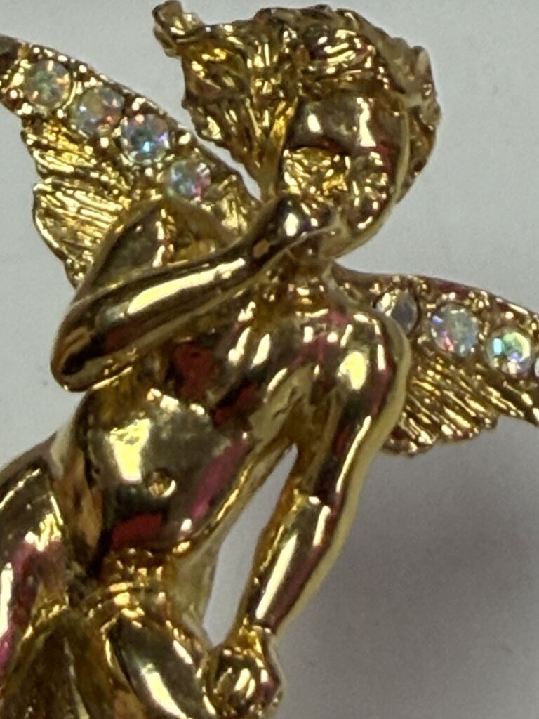 Kirks Folly Cherub on Shell Aurora Borealis Rhinestones Seafoam Cabochon "Pearl"