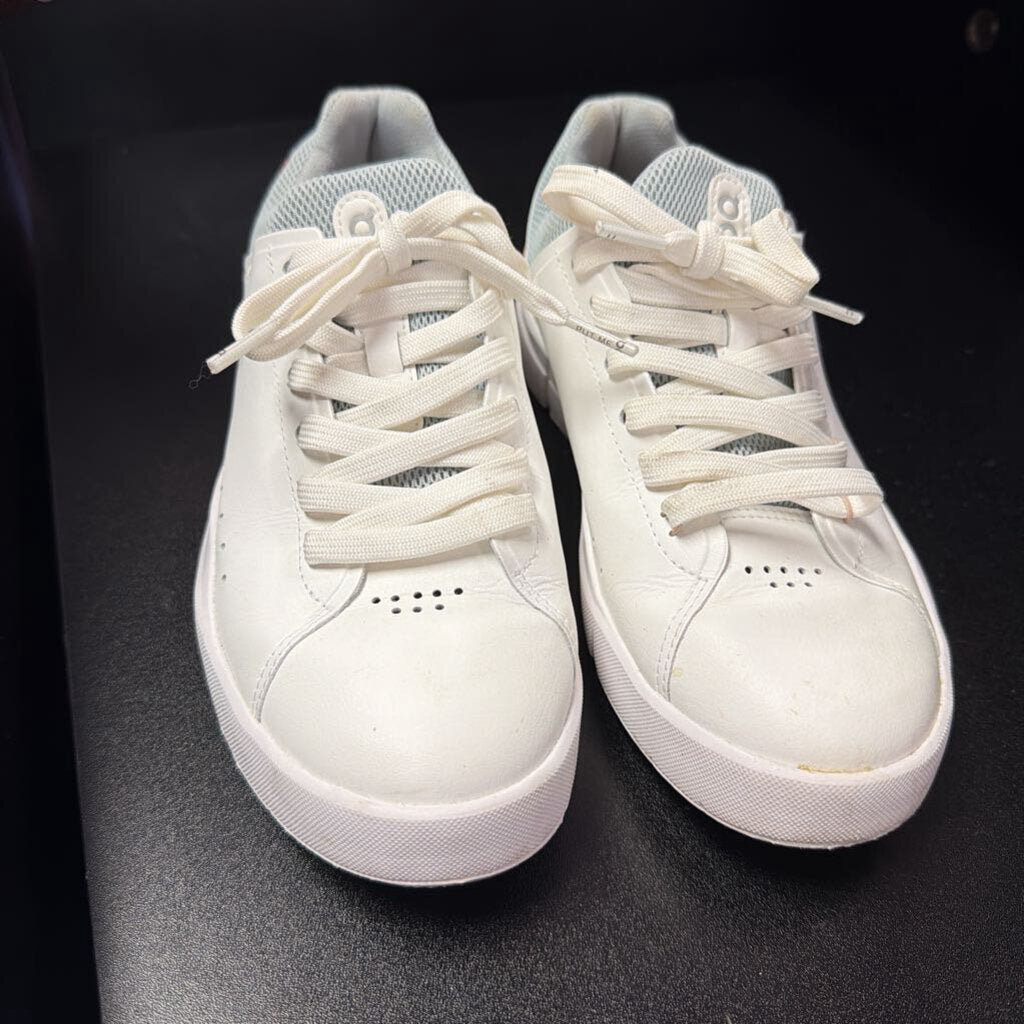 6.5 On Running On The Roger Advantage Sneakers Minimalist White
