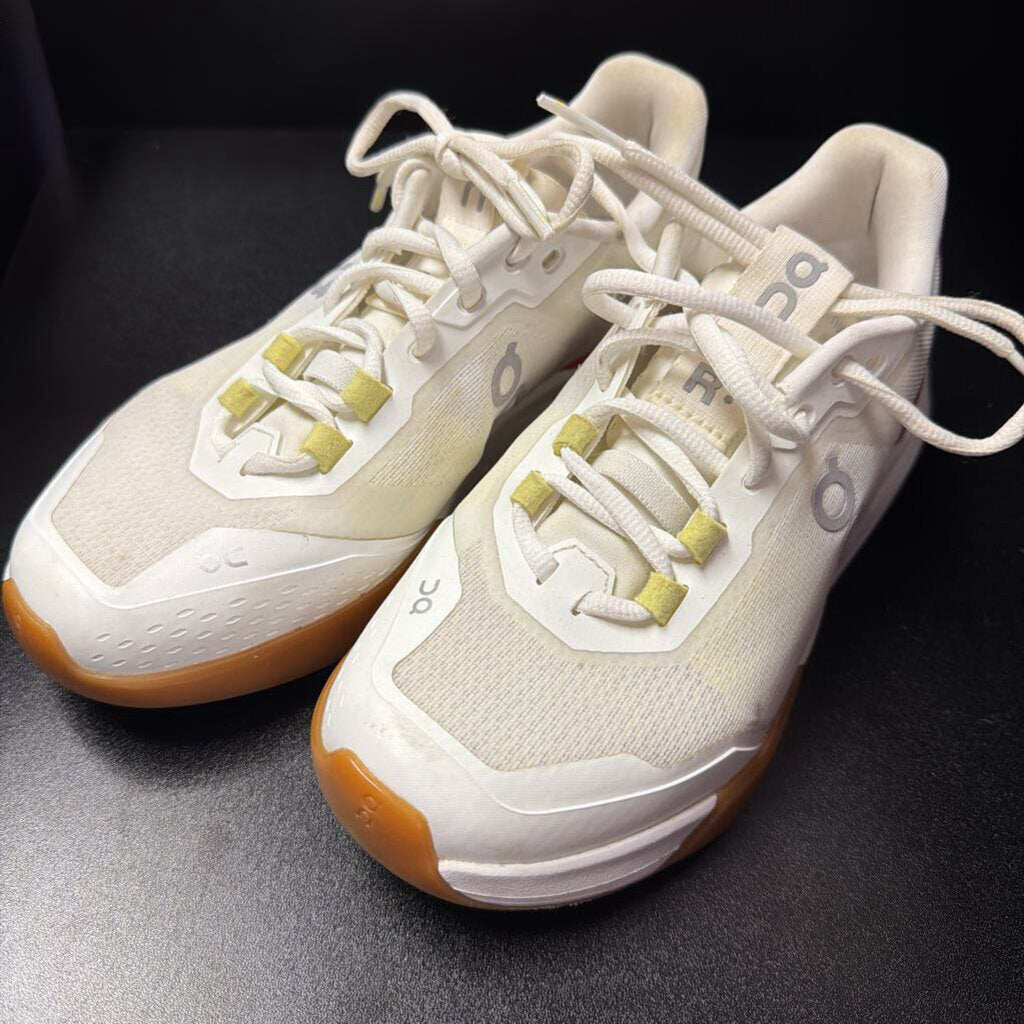 6.5 On Running On The Roger Advantage Sneakers Minimalist White