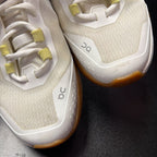 6.5 On Running On The Roger Advantage Sneakers Minimalist White