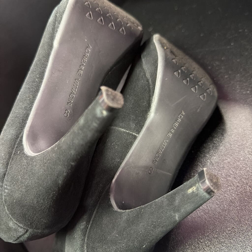 8 Adrienne Vittadini Velvet Round Toe Heel