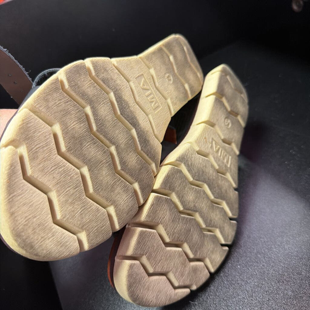 7.5 Mia CHunky Wedge Criss Cross Ankle Strap