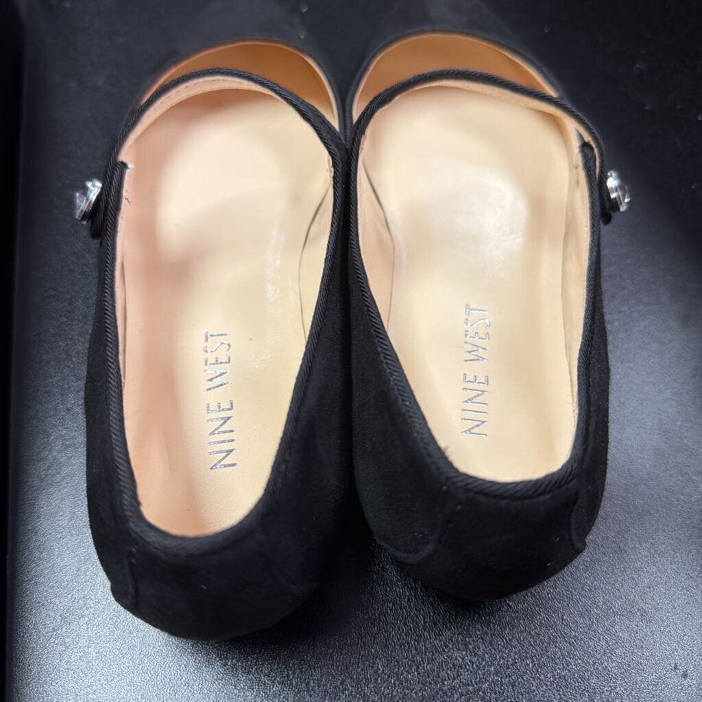 6M Nine West Pointed Velvet MJ Flat