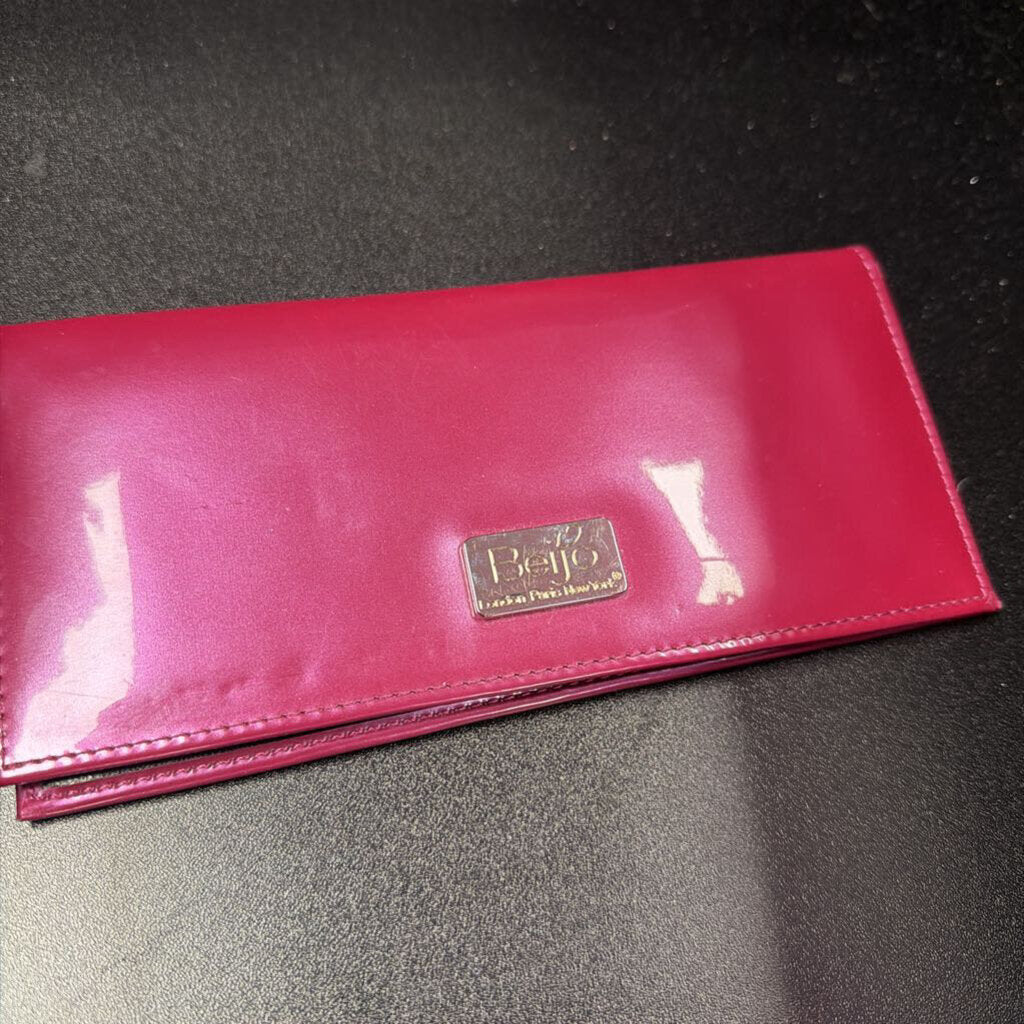 Beijo Flap Wallet