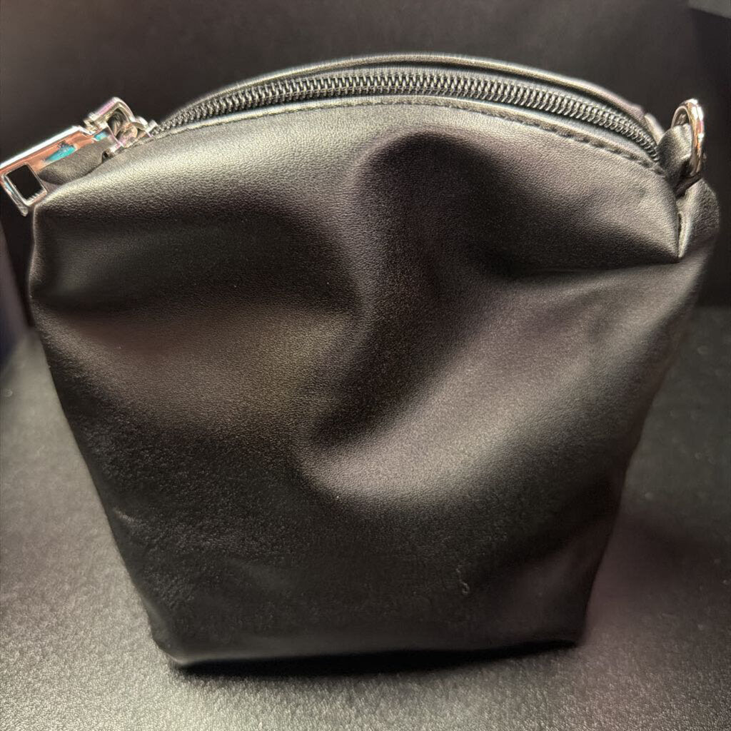 Unknown Pleather Pouch