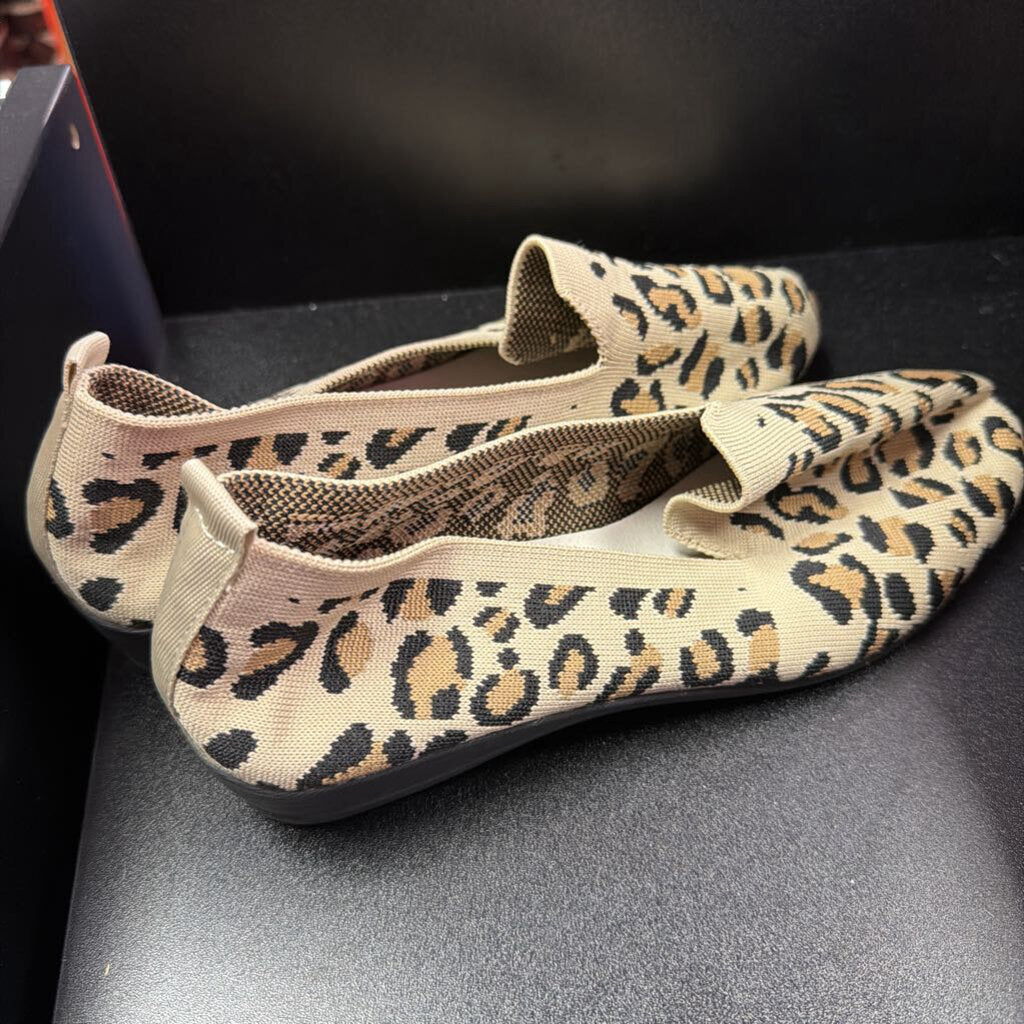 9/40 Unknown Animal Print Knit Loafer