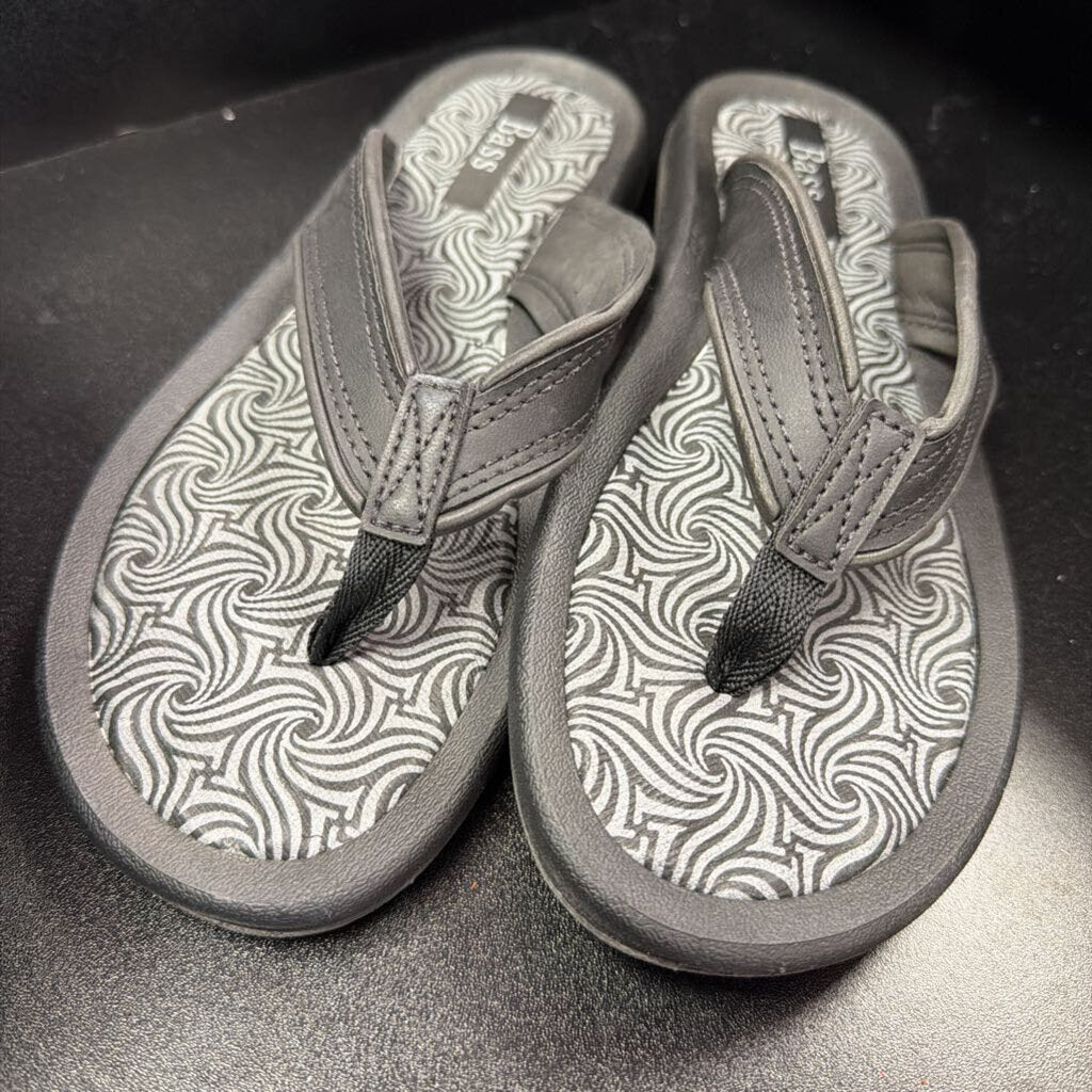 10 Bass Thong Sandal