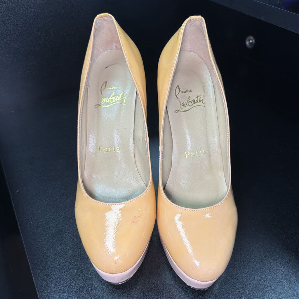 38/8 Christian Louboutin Patent Leather Platform Bianca Pumps