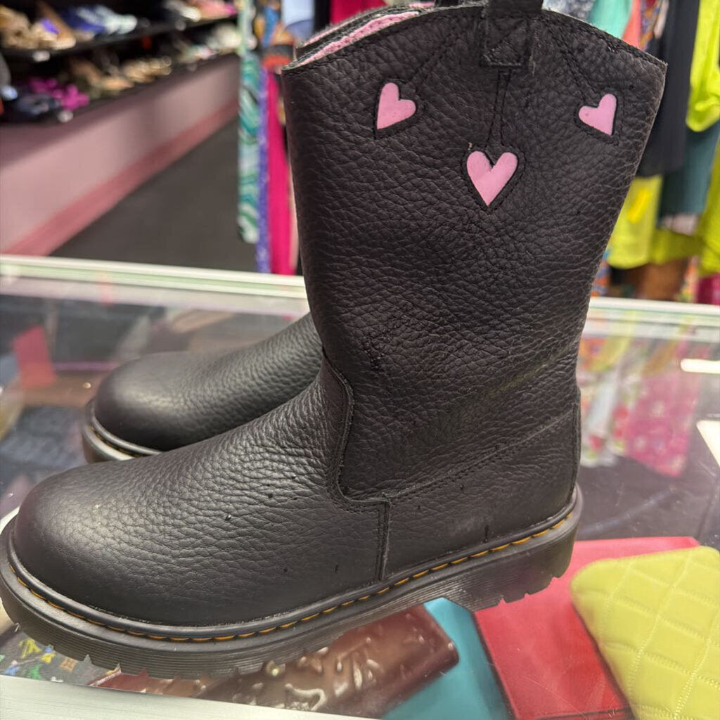 5 Dr Martens Junior Bex Heart Pull-on Boots Milled Nappa Leather Heart-Cutout
