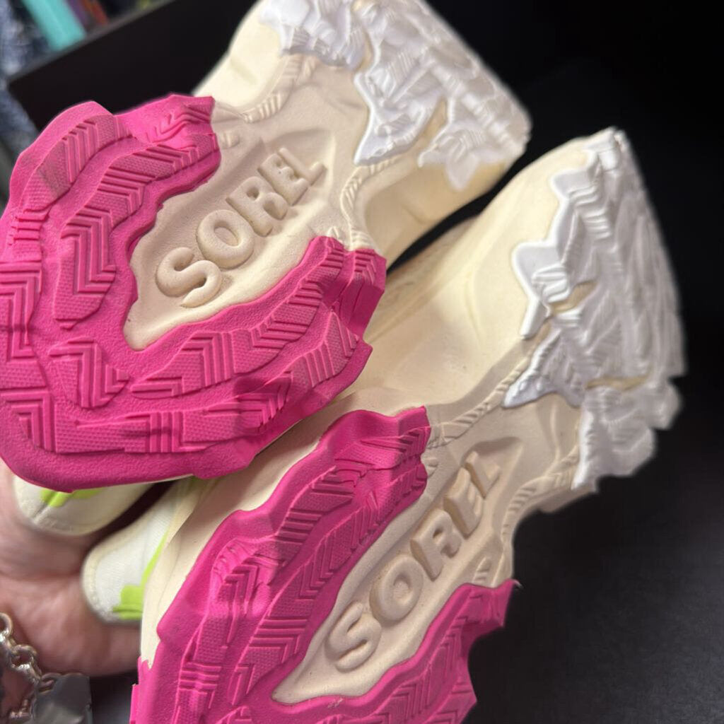 8.5 Sorrel Kinetic Breakthru Day Lace Sneakers