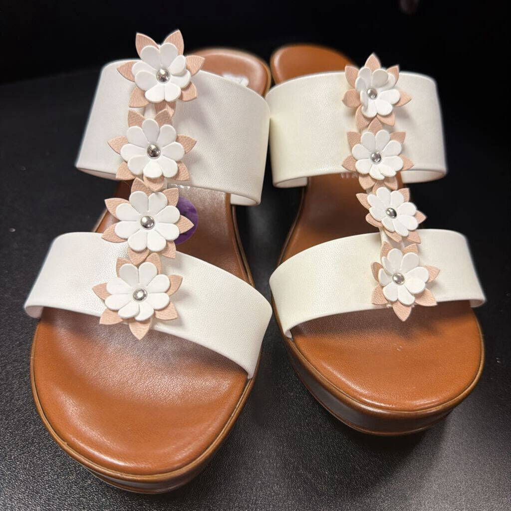 6.5 Italian Shoemakers Slip-on Sandals Floral Applique