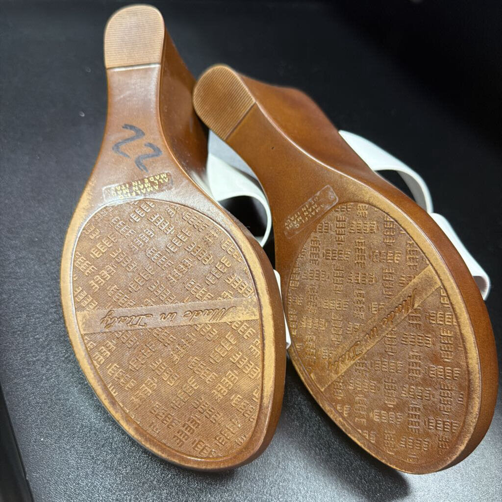 6.5 Italian Shoemakers Slip-on Sandals Floral Applique