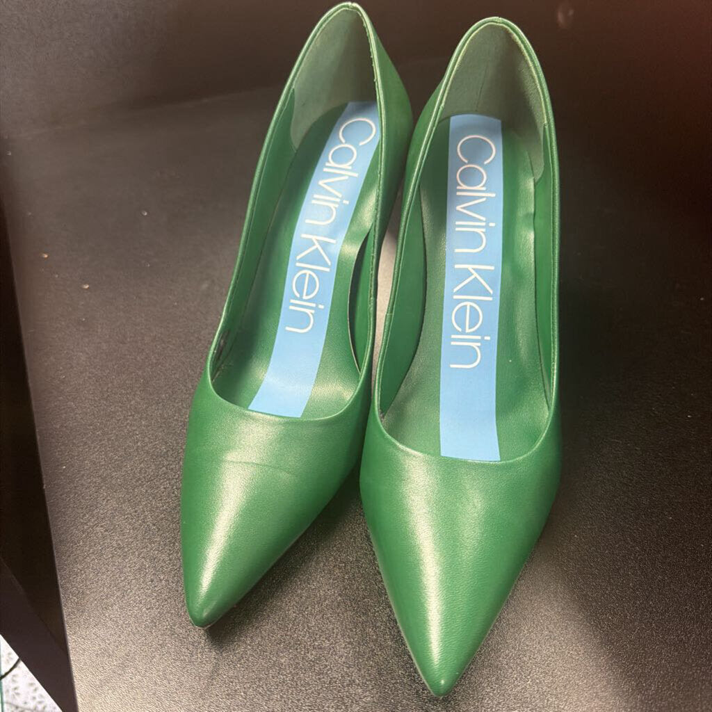 9.5 Calvin Klein Paige Pointed Stiletto Pumps