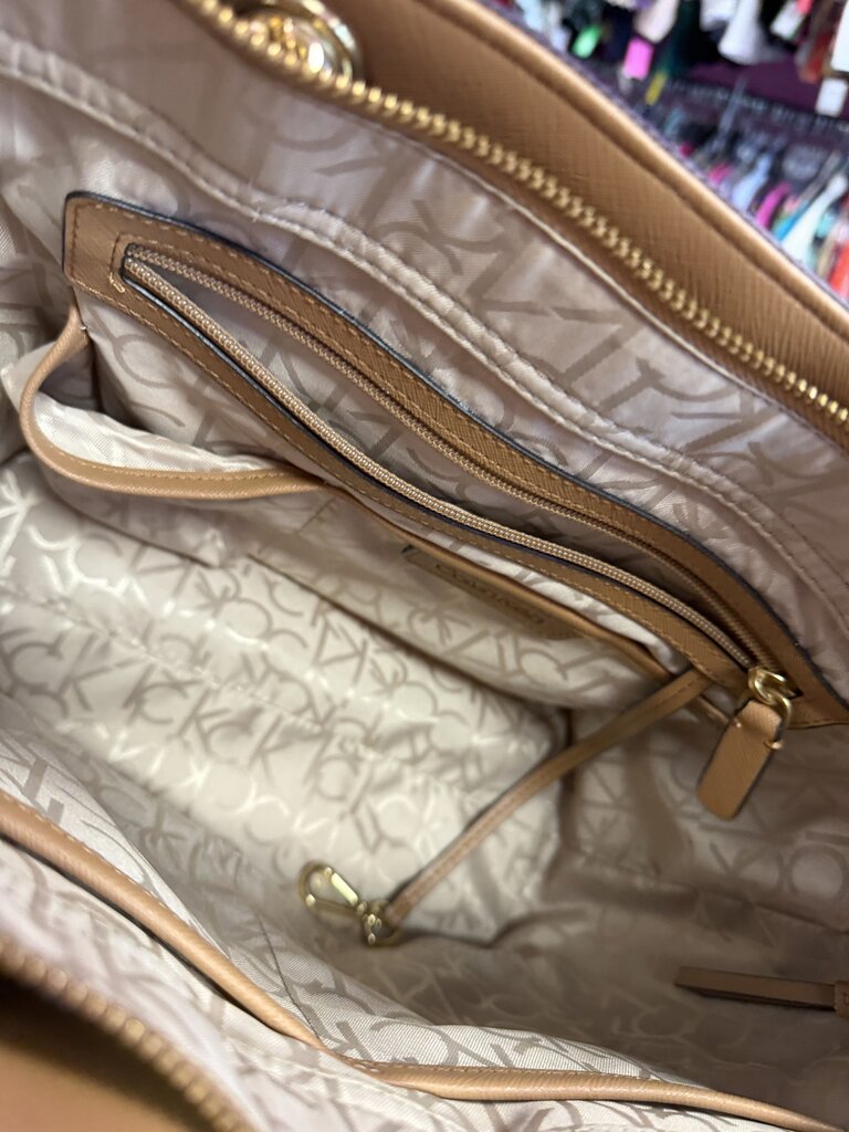 Calvin Klein Tote Monogram Zip Close