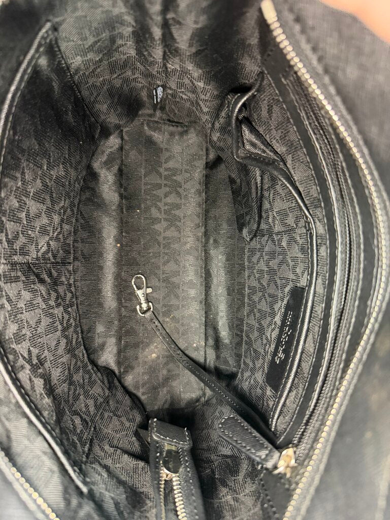 Michael Kors Peforated Jet Set Tote