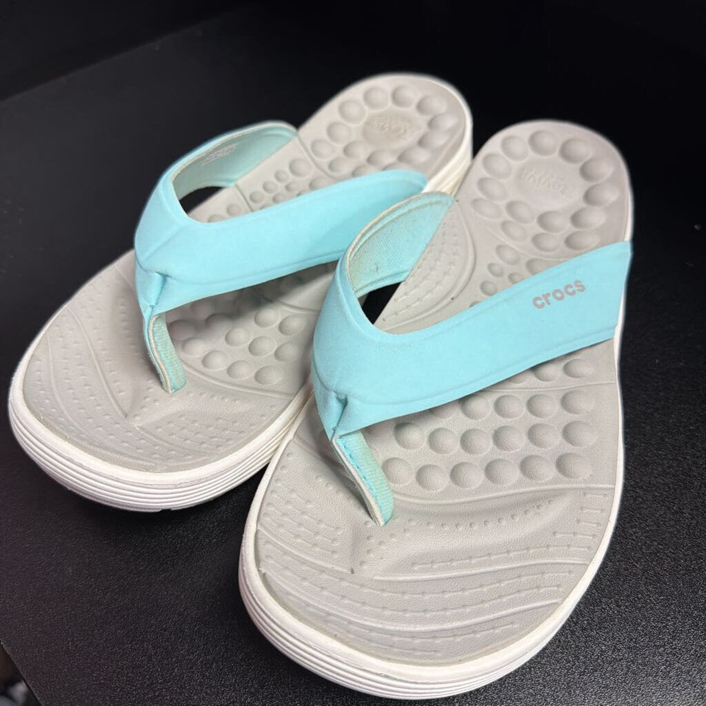11 Crocs Reviva Flip Flops