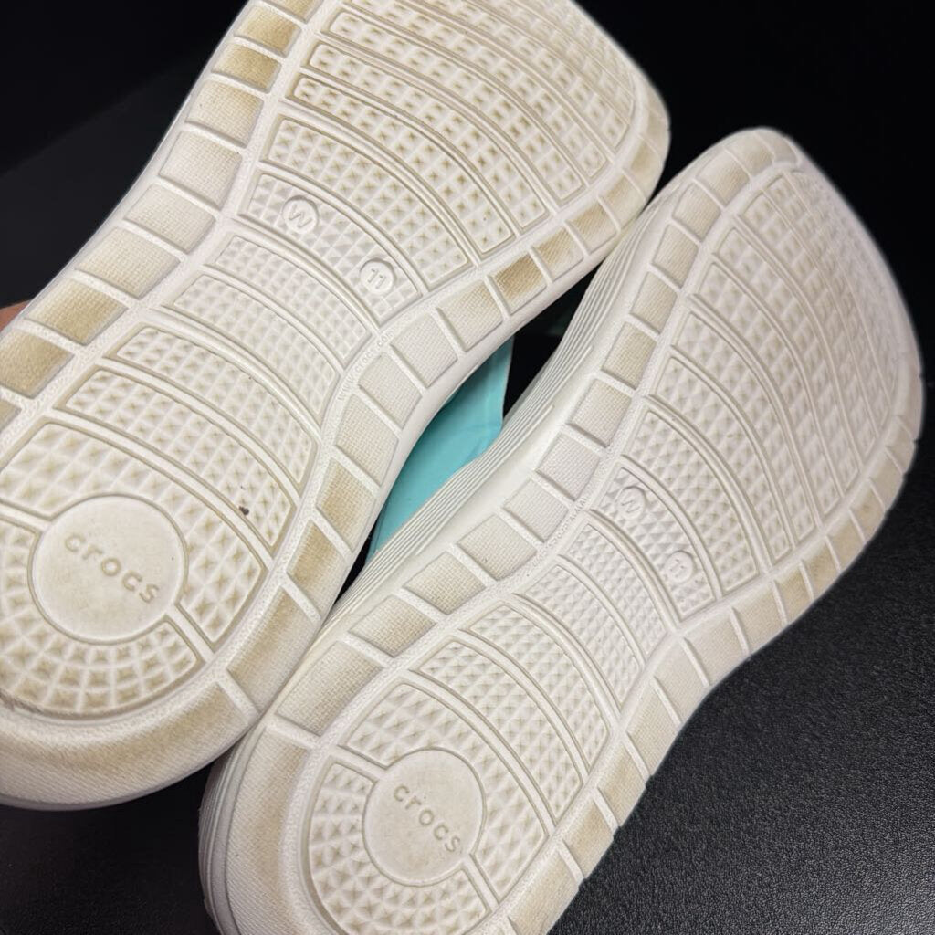 11 Crocs Reviva Flip Flops