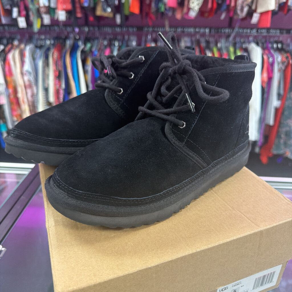 5 UGG Neumel Chukka NWT