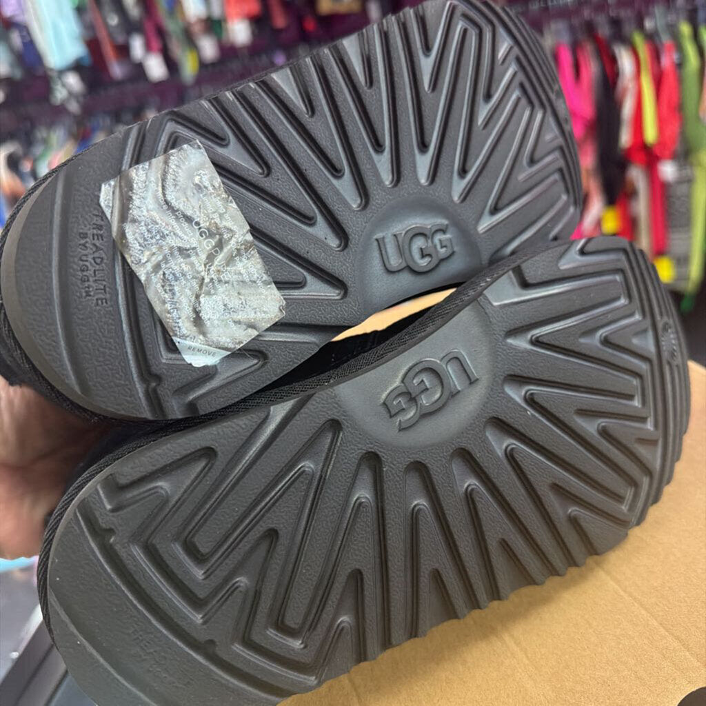 5 UGG Neumel Chukka NWT