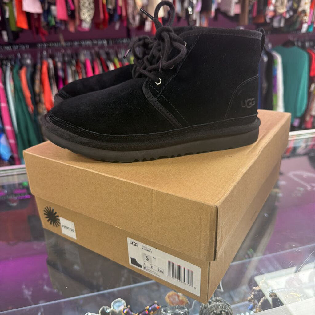 5 UGG Neumel Chukka NWT