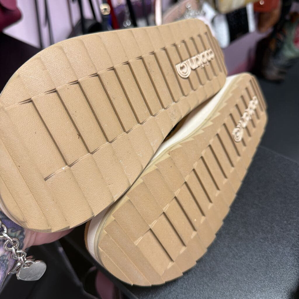 8 Cobian Contoured Comfort Sandal