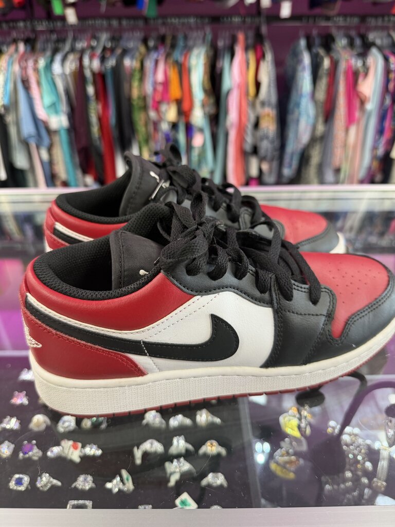 7 Nike Air Jordan 1 Low Bred Toe Colorway