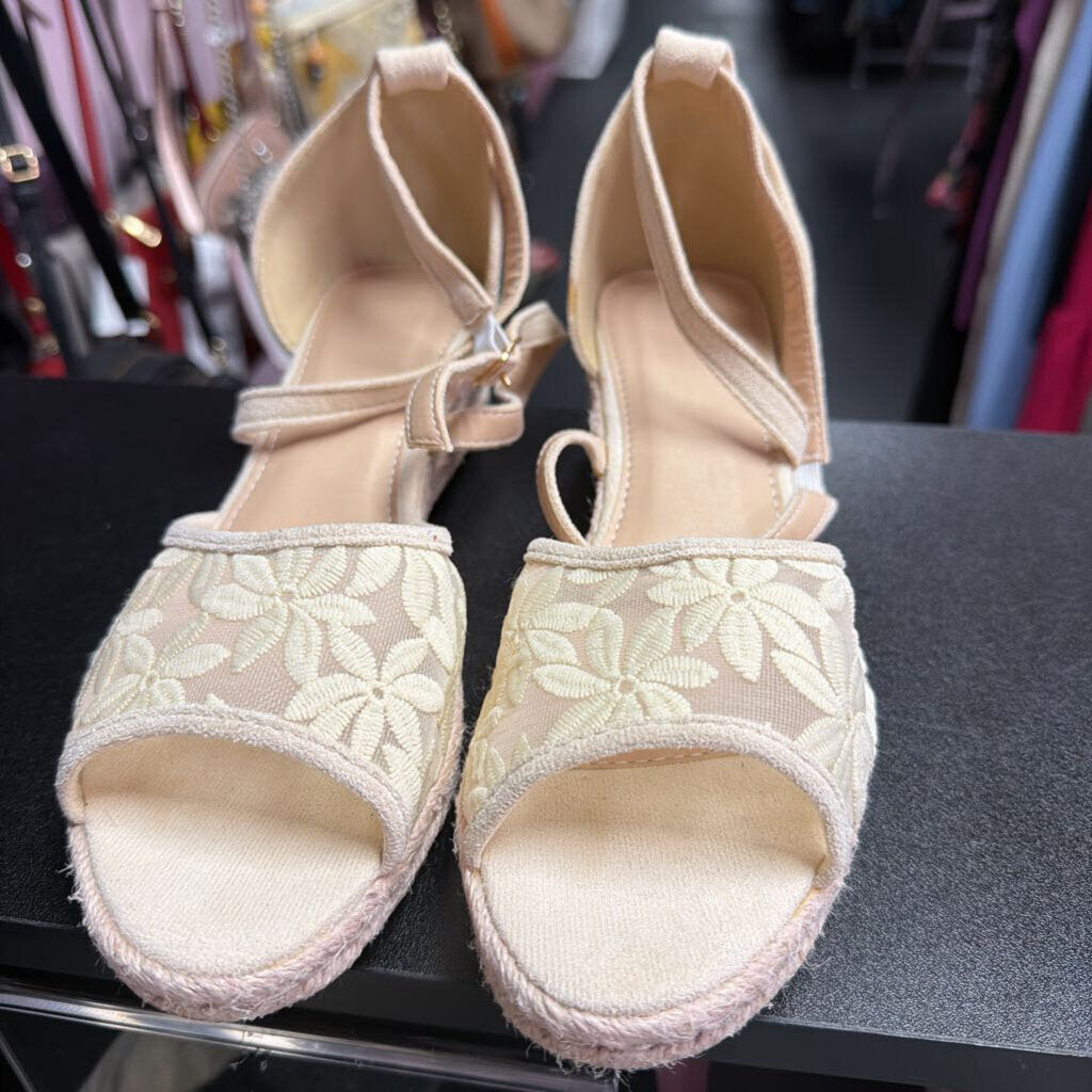 9.5 Unknown Lace Floral Ankle Strap Espadrille