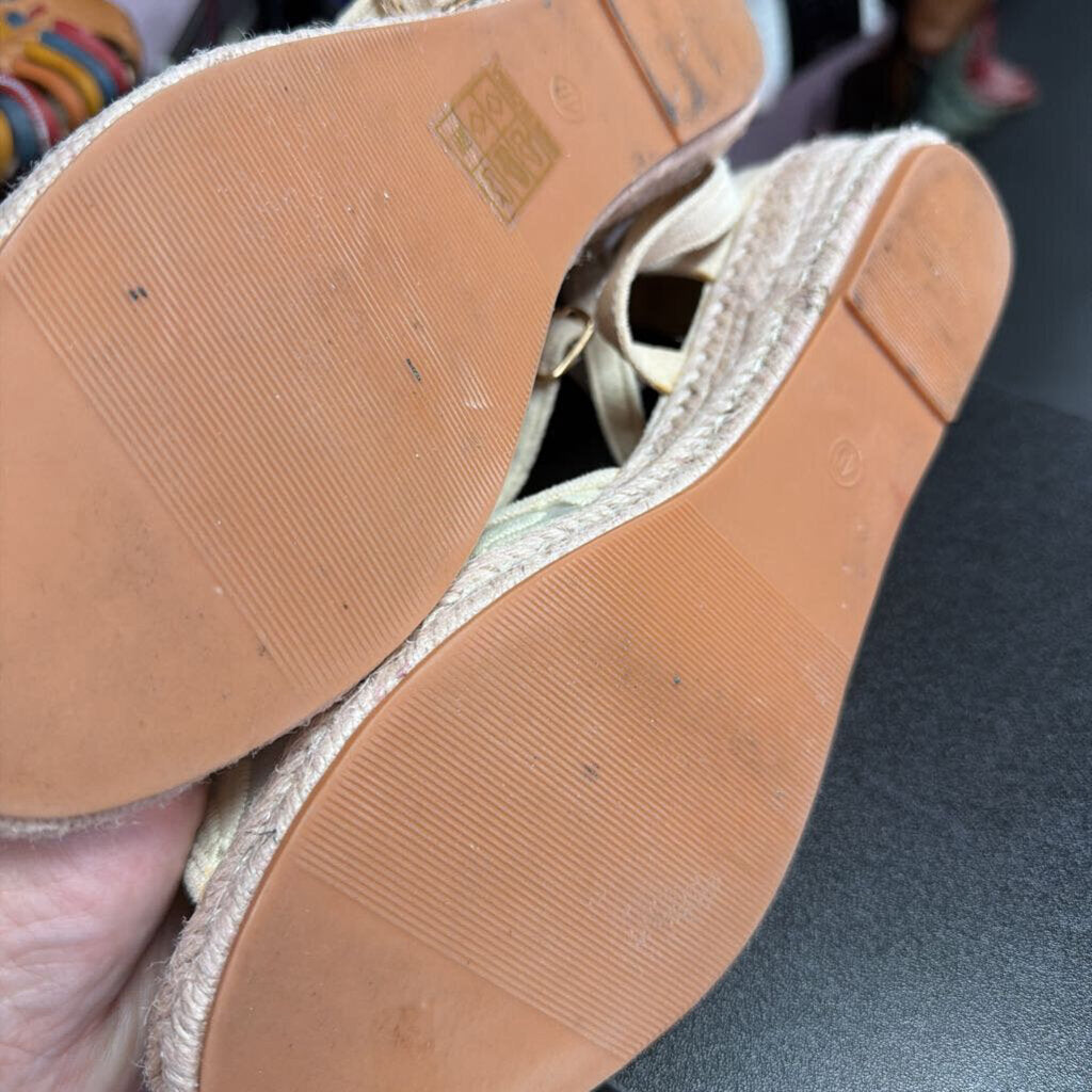 9.5 Unknown Lace Floral Ankle Strap Espadrille