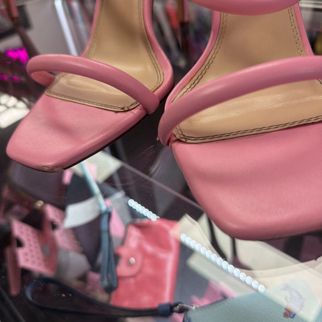 11 Lulus Square Strappy Heel