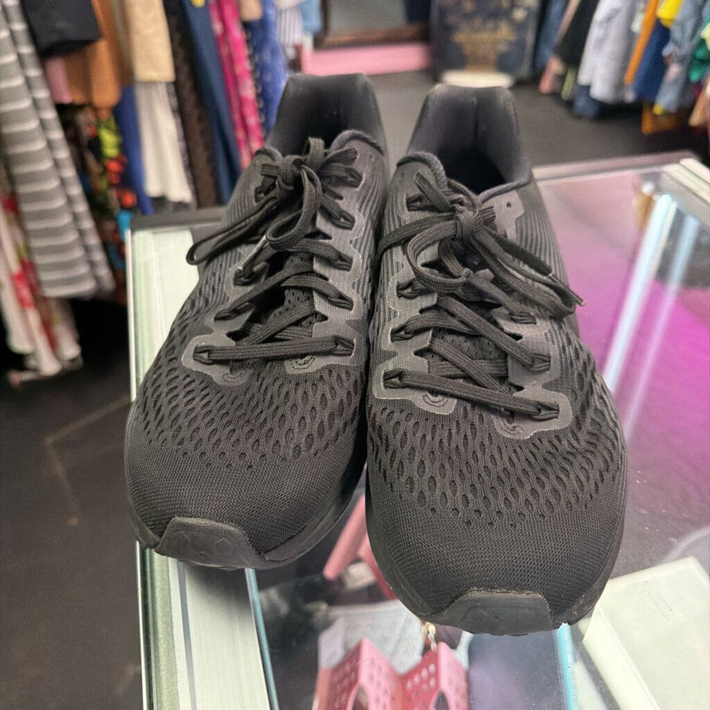11 Nike Running Mesh Sneaker