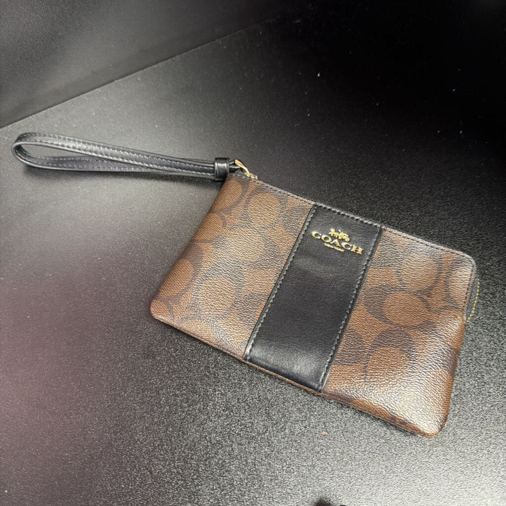 Coach Corner Zip Wristlet Black Mono